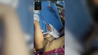 Hijab Indonesian Girl Play With Eggplant 2