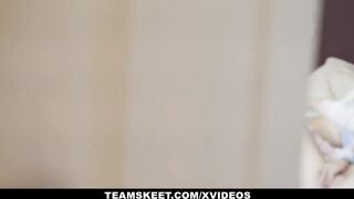 Stepdad caught stepdaughters (Harlowe West) (Dakota Burns) while they're camming - StepSiblings