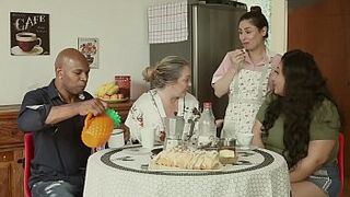THE GREAT FAMILY OF BITCHING - THE HUSBAND IS CRUNK, THE MOTHER TALARICA THE DAUGHTER, AND THE SERVANT FUCKS EVERYONE | EMME WHITE, ALESSANDRA MAIA, AGATHA LUDOVINO, CAPOEIRA.