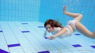 Underwater swimming pool babe Zuzanna