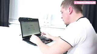 blond 18yo teen in her first anal casting