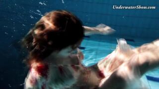 Cute smoking hot babe Edwiga underwater