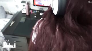 CUTE GIRL PLAYING OVERWATCH WITH COCK INSIDE FULL HERE - bit.ly/d full