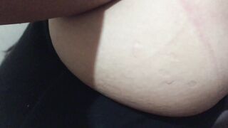 Entre a su cuarto para verle las nalgas no imagine que me dejara metérsela toda