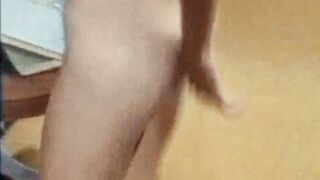 KARMA CHAMELEON - 80's English hairy beauty striptease dance