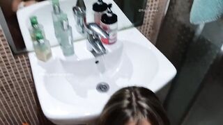 I let myself be recorded in the bathroom by my stepbrother so that he can show the video to his co-workers