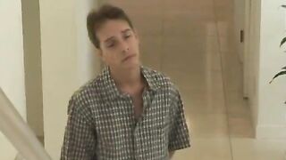 Brunnete slut in mini skirt gets dp