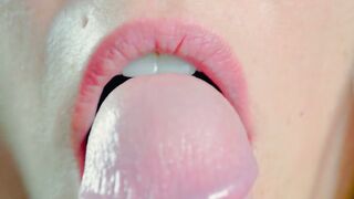 Hottest amateur blonde girlfriend sucks cock