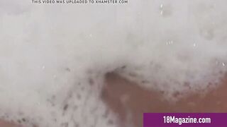 Blonde Teen Princess Cameron Bates In Bathtub!