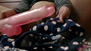 indian babe lily cumshot
