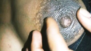 India Mengandung Tetek Bersusu