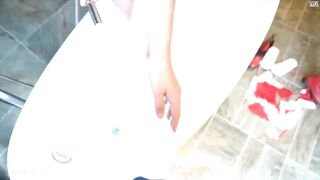 Chinese Hotel Cleaner brought to big orgasm by Asian Teen with Perfect body