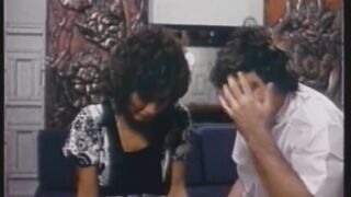 Pornstar Legend Linda Lovelace Shows Her Blowjob Skills