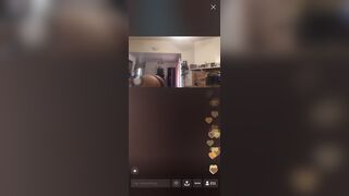Black girl twerking on periscope