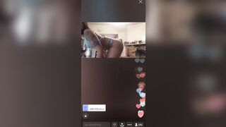 Black girl twerking on periscope