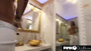 Amandha Fox unleashed in the bathroom squirts piss and takes it in the ass