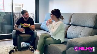 Is it easy to flirt and fuck through tinder ?. A fan shows you how he did it ... Face Messi !!!
