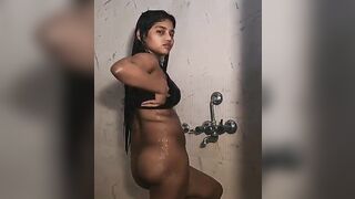 Indian Desi Girl Bathroom Video