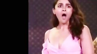 Alia Bhatt boobs show hot