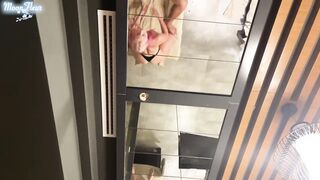 Masseuse Deep Sucking Cock Miscular Guy and Fucking - Cum Mouth