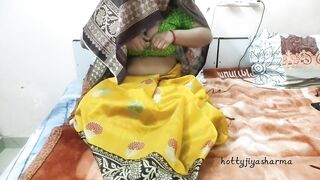 Bhabhi ki salwar khol ke badi gand dekhi