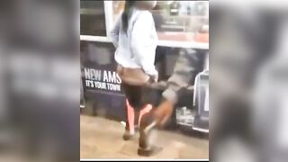Pee on the l. store/ meando dkr