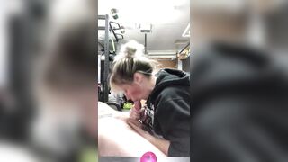 Fucking my thick hairdresser, mase619 gives a tip!