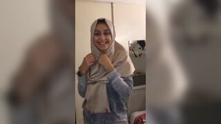 Hot Paki Hijab Girl