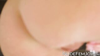 Petite hottie Gina Gerson fingering her pussy in closeup