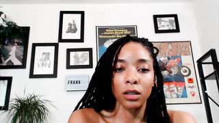 naked ebony girl dancing on cam