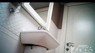 sweet girl toilet spy wc