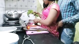 Ghar me kam karane wali maid ko malik ne choda