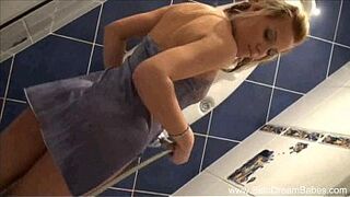 Gorgeous Regina In The Jacuzzi