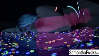 Samantha gets off in this hot solo