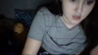 Sarah on webcam showing and masturbate