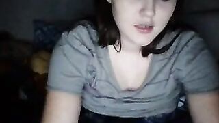 Sarah on webcam showing and masturbate