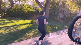 She stops running to get in the car to suck dick