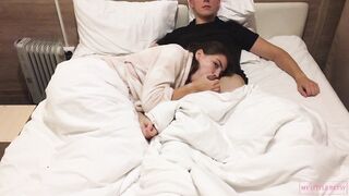 Hottie Gives A Relaxing Home Blowjob While Watching A Movie