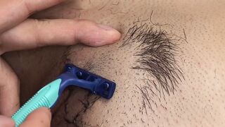 I dont fuck hairy Pussys i Shave the Pussy bevore i fuck you