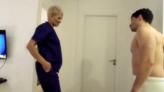 VUELVE LA TERAPEUTA MAS PERRA , SEXO A FULL