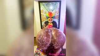 Victoria Cakes give Gibby The Clown a great birthday present