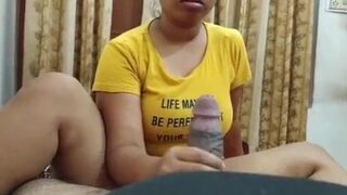 Chut bahut garam hai Marlo