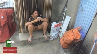 A young 18 years old gild show you her pussy an tits