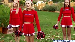 Les cheerleaders fourway fun after pratice