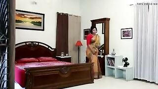 Sexy indian aunty
