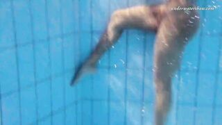 Sexy babe Zlata gets horny in the pool