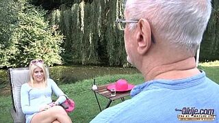 66 pensioner Old butler puts his dick in his young rich bitch lady
