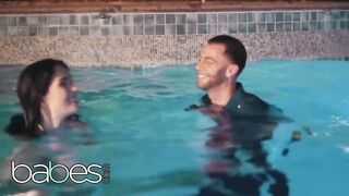 Seth Gamble Evelyn Claire - What Neighbors Are For - BABES