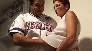 German aunt & lover - Tante fickt Freund