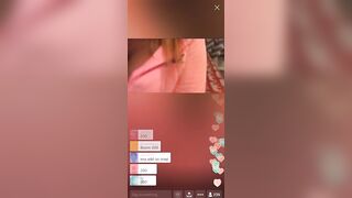 Girl shows big boobs on periscope